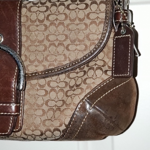 Small Coach Signature Handbag - Picture 3 of 4